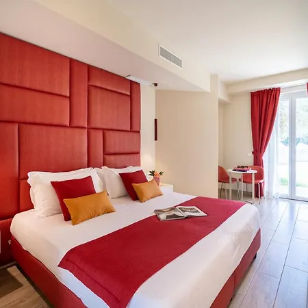 Otel Garuti 4*