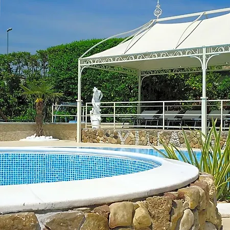 Garuti Hotel