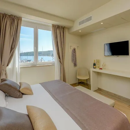 Otel Garuti